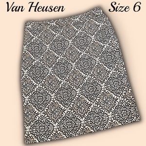 VAN HEUSEN STUDIO Business Casual Khaki and Black Pencil Skirt